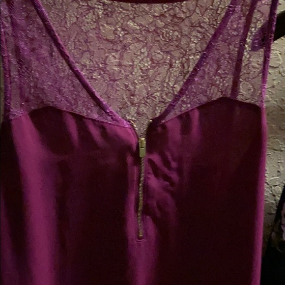 Pretty light outfit, comes with purple Express top - Picture 3 of 3